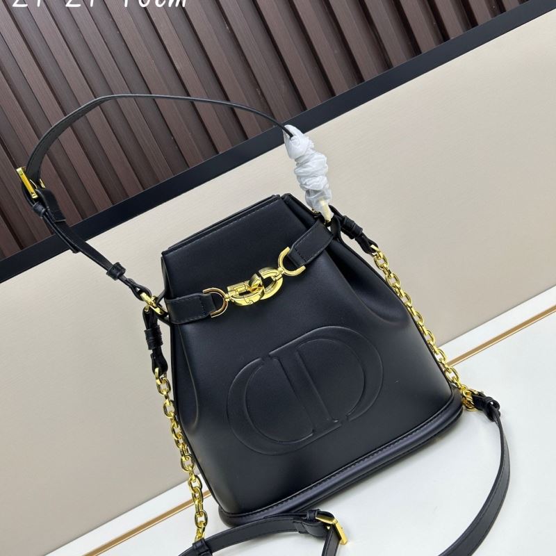 D*or bucket bags